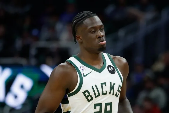 NBA: Οι Μπακς επικράτησαν άνετα των Μάβερικς με ιστορική συμμετοχή Άλεξ Αντετοκούνμπο, τι έκανε ο Πουλακίδας για το Ντάλας