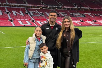 Καζεμίρο: "Η γυναίκα μου ξέσπασε σε κλάματα όταν οι οπαδοί της Γιουνάιτεντ ζητούσαν να μείνω έναν ακόμη χρόνο"