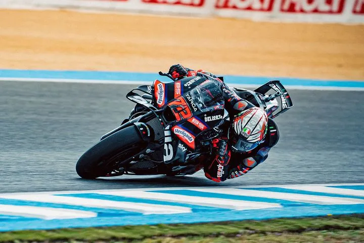 “Πυρετός” για τον τίτλο του MotoGP: Τι νέο δοκίμασαν οι Aprilia και Ducati στις δοκιμές της Χερέθ