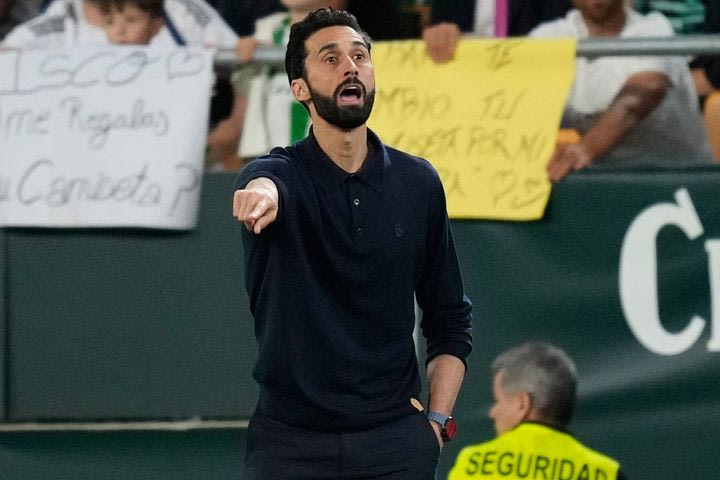 Ξέσπασμα Αρμπελόα μετά από την ισοπαλία με την Μπέτις: "Το πρόβλημα είναι πως οι διαιτητές δεν καταλαβαίνουν το ποδόσφαιρο"