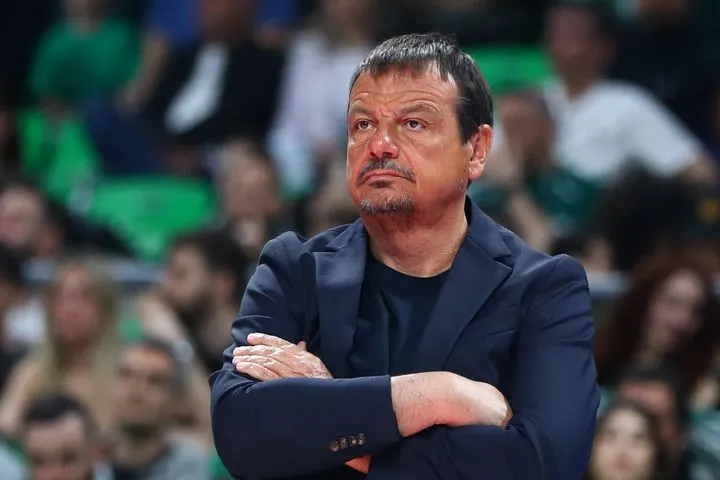 Η Βαλένθια δεν αλλάζει τα αποδυτήρια, παρά τα παράπονα του Εργκίν Αταμάν