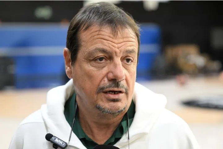 Αταμάν για Γκραντ: “Έκανε μεγάλη θυσία και έδειξε τον χαρακτήρα του, δεν θα έπαιζαν πολλοί παίκτες με κάταγμα”