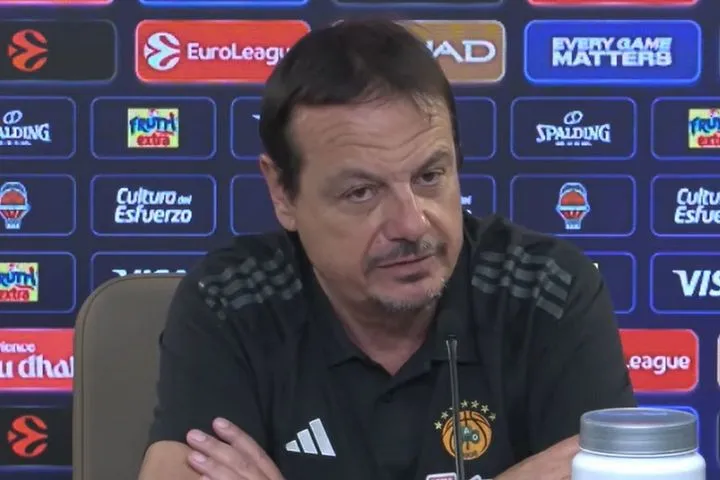 Παράπονα Αταμάν για τα αποδυτήρια των προπονητών στην Roig Arena: “Ασεβές, προσκαλώ τον νέο CEO να έρθει να τα δει”