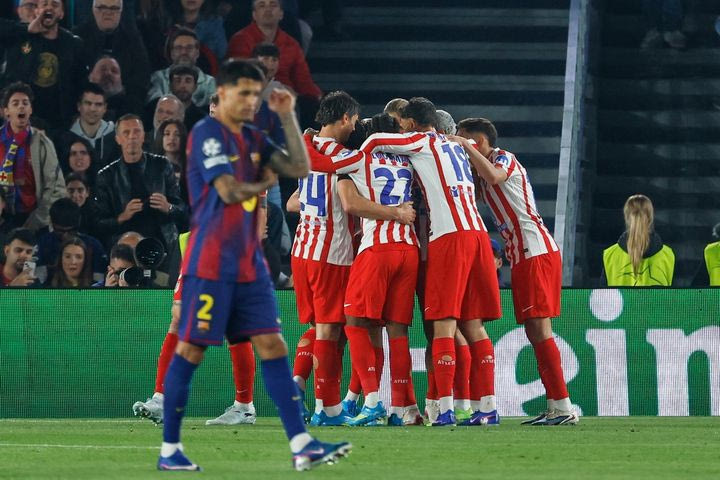 Μπαρτσελόνα – Ατλέτικο 0-2: Οι ροχιμπλάνκος υπέταξαν στο Καμπ Νόου τους μπλαουγκράνα των 10 παικτών και πήραν ισχυρό αβαντάζ πρόκρισης