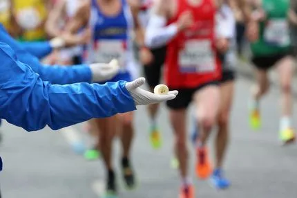 Γιατί στον τερματισμό ενός αγώνα δρόμου σού δίνουν μπανάνα;