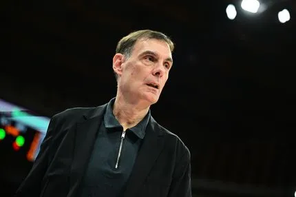 Μπαρτζώκας: “Στη EuroLeague δεν σου χαρίζεται τίποτα, πρέπει να ιδρώσεις και να ματώσεις πολύ” – Τι είπε για τον 800άρη Παπανικολάου