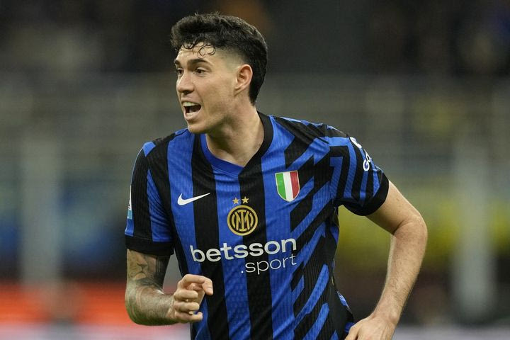 Ίντερ: Δεν θέλει να φύγει για την Μπαρτσελόνα ο Μπαστόνι, σύμφωνα με τους Ιταλούς