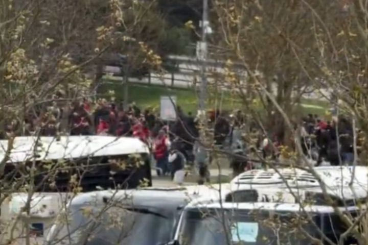 Μπάγερν – Στουτγκάρδη: Επεισόδια έξω από την Allianz Arena, περίπου 100 προσαγωγές από την αστυνομία