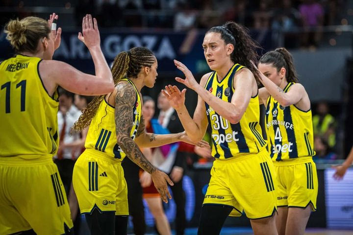 BREANNA STEWART