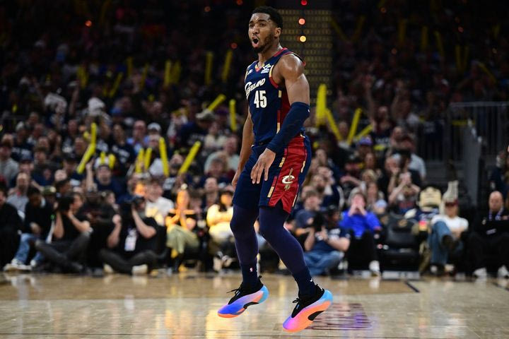 Οι Καβαλίερς με κεφάτο Μίτσελ καθάρισαν τους Ράπτορς και έκαναν εύκολα το 1-0 στη σειρά