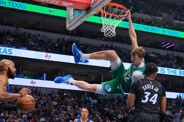 NBA: Ιστορική βραδιά για τον Κούπερ Φλαγκ, σπάει τα κοντέρ πριν καν κλείσει τα 20