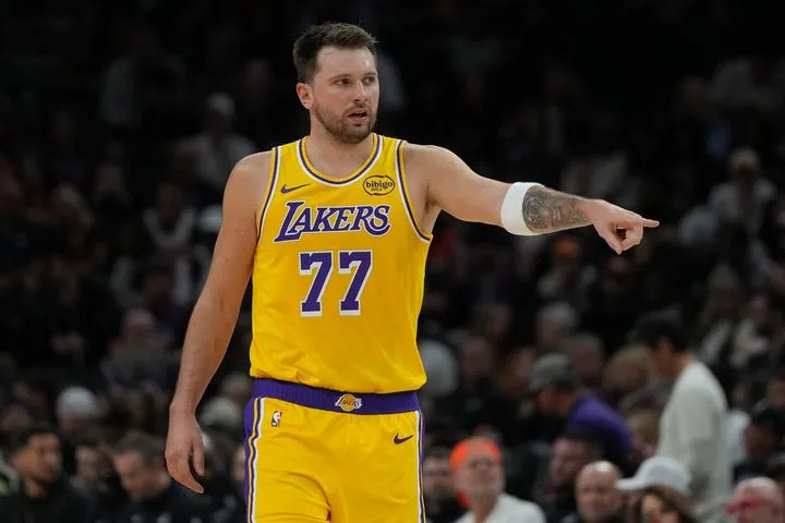 Στη διεκδίκηση του MVP Ντόντσιτς και Κάνινγχαμ, εκτός βραβείων ο Έντουαρντς