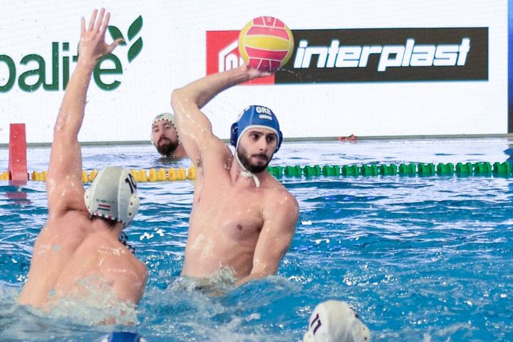 Ματσάρα στην Αλεξανδρούπολη: Η Ελλάδα επέστρεψε από το -7 και με ανατροπή πήρε τη νίκη κόντρα στη Σερβία και πλησίασε την πρόκριση στο World Cup