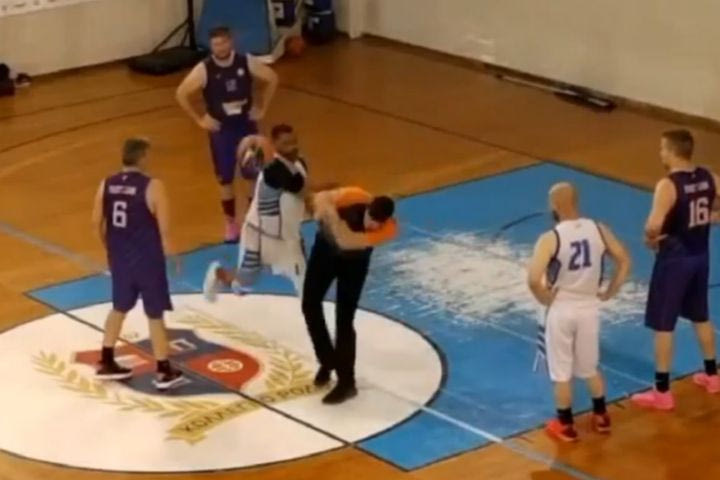 Παίκτης έριξε γροθιά σε διαιτητή σε αγώνα εργασιακού πρωταθλήματος στη Ρόδο
