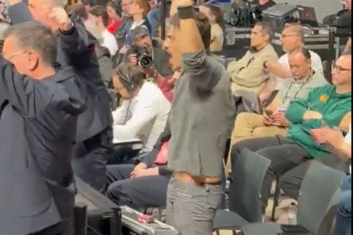 Γιαννακόπουλος σε έκσταση: Οι έξαλλοι πανηγυρισμοί του βλέποντας τον Παναθηναϊκό να πατάει την Μπαρτσελόνα