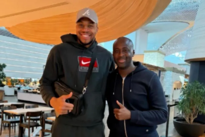 Συνάντηση Αντετοκούνμπο – Γιάγια Τουρέ: “Ο φίλος μου ο Γιάννης με έκανε να φαίνομαι μικρός”