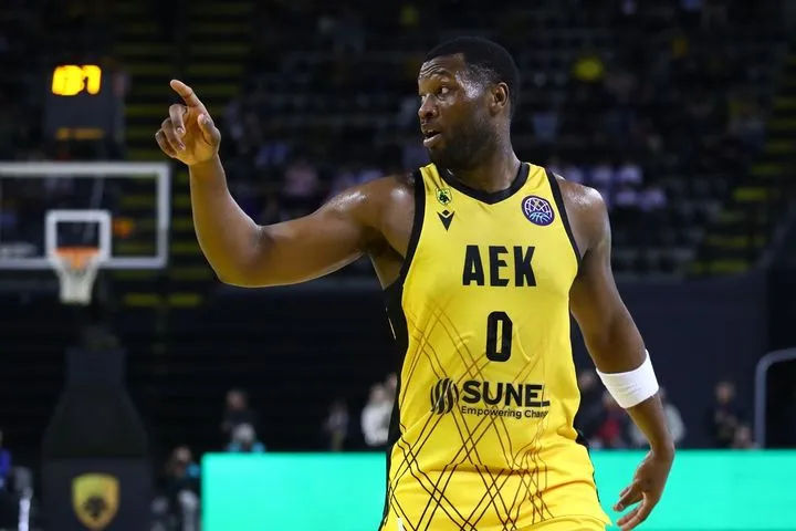 ΑΕΚ: Ατομικό ο Γκρέι πριν την αναχώρηση για Μπανταλόνα