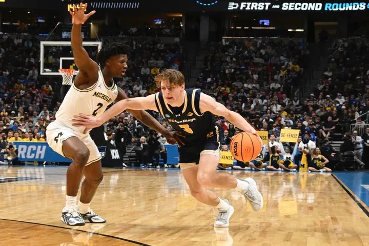 NBA: Οι Γιούτα Τζαζ υπέγραψαν διετές συμβόλαιο με τον Χέιντεν Γκρέι