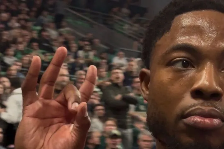 ΚΑΕ Ολυμπιακός: "Η ΚΑΕ Παναθηναϊκός έκανε καταγγελία για άσεμνη χειρονομία του Ταϊρίκ Τζόουνς"