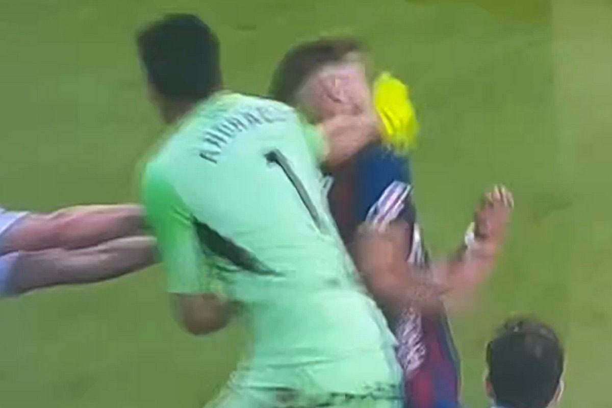 Χάος στο Ουέσκα – Σαραγόσα: Ο γκολκίπερ Αντράδα γρονθοκόπησε αντίπαλο μετά την αποβολή του!