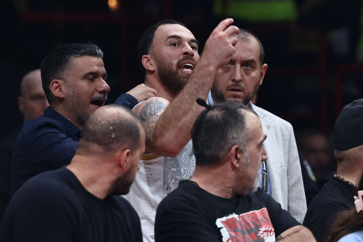 Ο Μάικ Τζέιμς