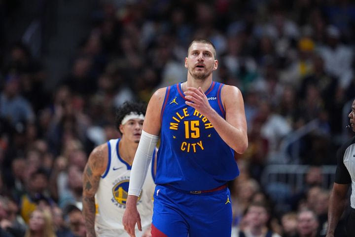 Γιόκιτς: Αμφίβολη η συμμετοχή του Σέρβου κόντρα στους Σπερς – Κινδυνεύει να μείνει εκτός βραβείων