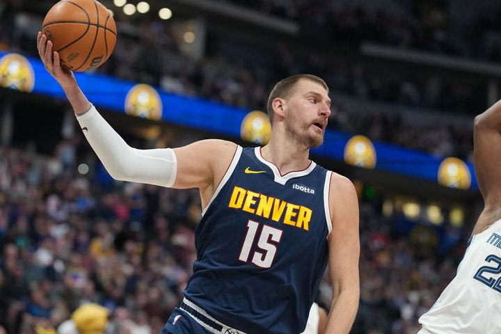 NBA: Ο “τριπλός” Γιόκιτς έδωσε προβάδισμα στους Νάγκετς κόντρα στους Τίμπεργουλβς, οι Νικς έκαναν το 1-0 απέναντι στους Χοκς