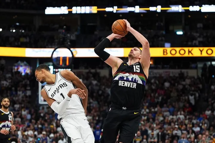 Νάγκετς – Σπερς 136-134: Ο Γιόκιτς έβαλε 40 και σταμάτησε το σερί του Σαν Αντόνιο σε μία τιτανομαχία που χρειάστηκε παράταση