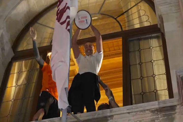 ΟΦΗ: Ο Κόντης σήκωσε το τρόπαιο του Κυπέλλου Ελλάδας Betsson στο Δημαρχείο του Ηρακλείου