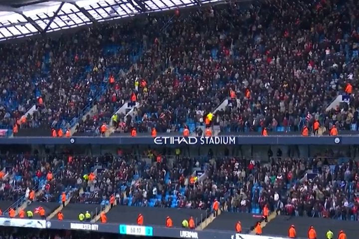 Οι οπαδοί της Λίβερπουλ αποχώρησαν πριν τη λήξη του αγώνα με τη Σίτι και τραγουδούσαν το όνομα του Τσάμπι Αλόνσο