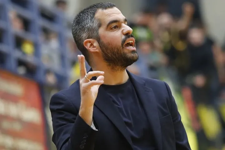 Ο Θοδωρής Τερζής στο SPORT24: “Δικαίωση για εμάς η άνοδος, οι παίκτες με άφησαν να είμαι ο εαυτός μου”