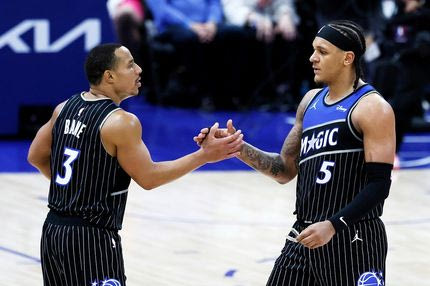 Οι Μάτζικ πήραν το διπλό κόντρα στους Πίστονς και έκαναν το 1-0 στη σειρά