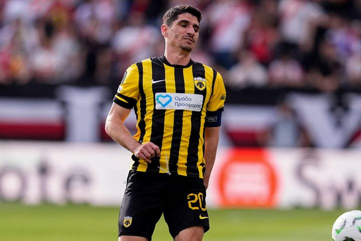 Ράγιο Βαγιεκάνο – ΑΕΚ: Πρόβλημα για τον Μάνταλο, τον αντικατέστησε ο Mαρίν στο ημίχρονο