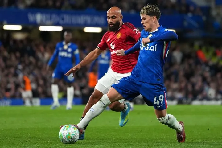 Η Μάντσεστερ Γιουνάιτεντ έκανε σπουδαίο διπλό στο Λονδίνο κόντρα στην Τσέλσι και έκανε σημαντικό βήμα στη μάχη της τετράδας