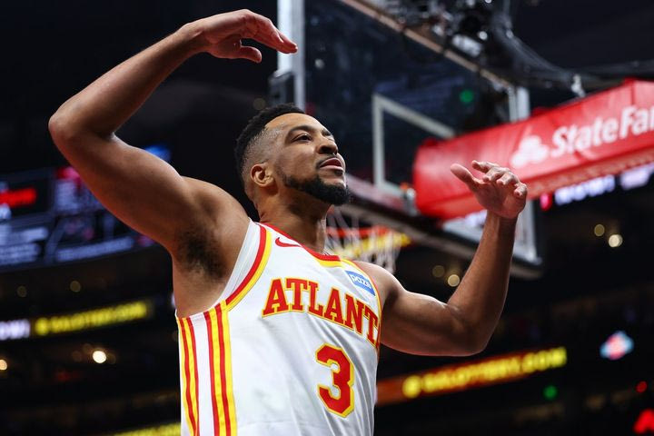 NBA: Ο ΜακΚόλουμ μίλησε στο τέλος και οι Χοκς επιβίωσαν στο θρίλερ με τους Νικς για το 2-1