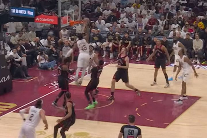 Ο Ντόνοβαν Μίτσελ δεν είδε αντίπαλο και πέταξε στην κορυφή του Top-5 του NBA