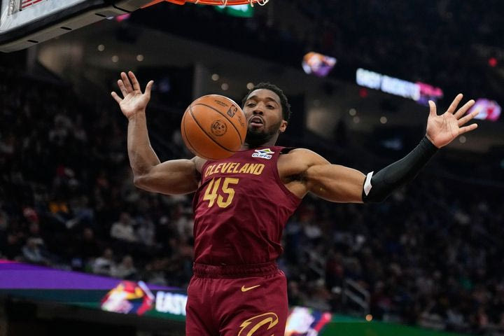 NBA: Οι Καβαλίερς έτρεξαν σερί 24-0 και με ηγέτη Μίτσελ ισοφάρισαν τους Πίστονς