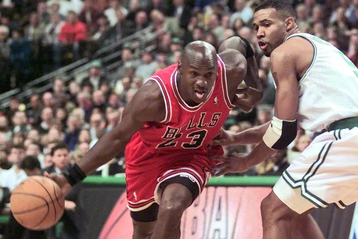 NBA: “Ο Θεός μεταμφιεσμένος σε Τζόρνταν”, 40 χρόνια από το ιστορικό 63άρι στους Σέλτικς