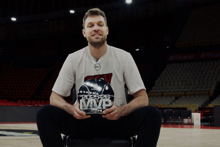 Βεζένκοβ για MVP, playoffs με Μονακό, Final Four στο ΟΑΚΑ, Μπαρτζώκα, Σπανούλη, Ναν και τις “δεδομένες” καλές εμφανίσεις: “Στην αρχή με ενοχλούσε”