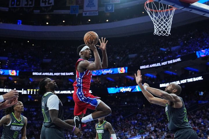 Σίξερς – Τίμπεργουλβς 115-103: Πήραν τη νίκη και σφράγισαν το εισιτήριο των playoffs