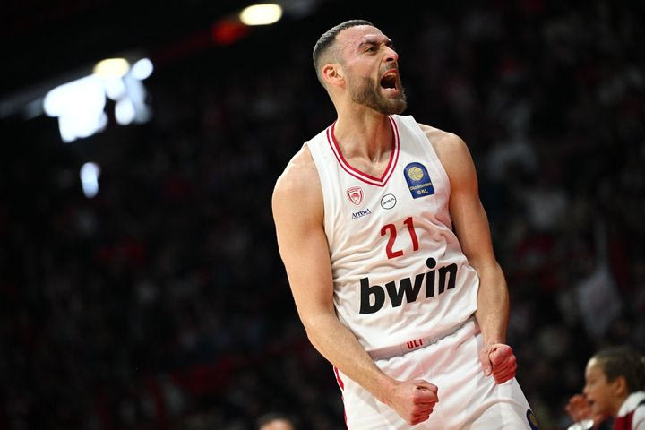 Ο Όμηρος Νετζήπογλου έγινε ο έκτος παίκτης του Ολυμπιακού που βγαίνει MVP της αγωνιστικής στην Stoiximan GBL