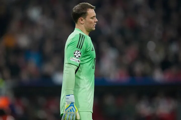 Ο Νόιερ ανέλαβε την ευθύνη: “Ήθελα να δώσω πάσα στον Στάνισιτς, ήταν γουρουνομπαλιά”