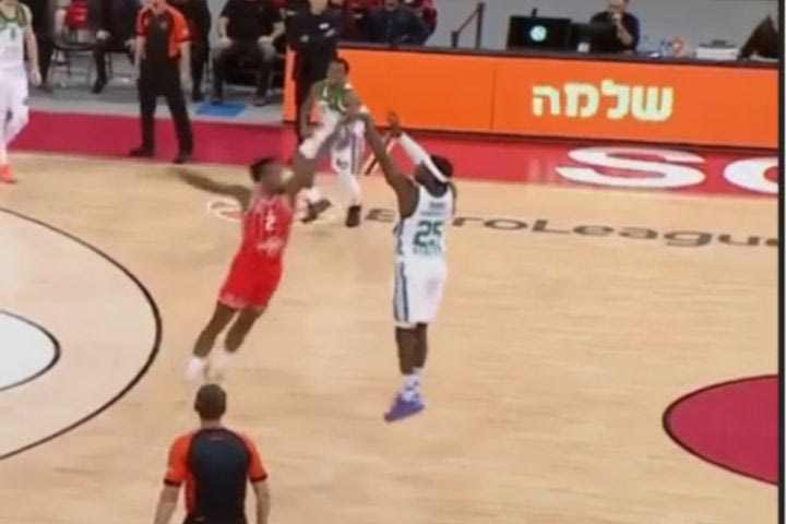 Το τρελό τρίποντο του Ναν από τα εννέα μέτρα στην τρίτη περίοδο του Χάποελ Τελ Αβίβ - Παναθηναϊκός AKTOR