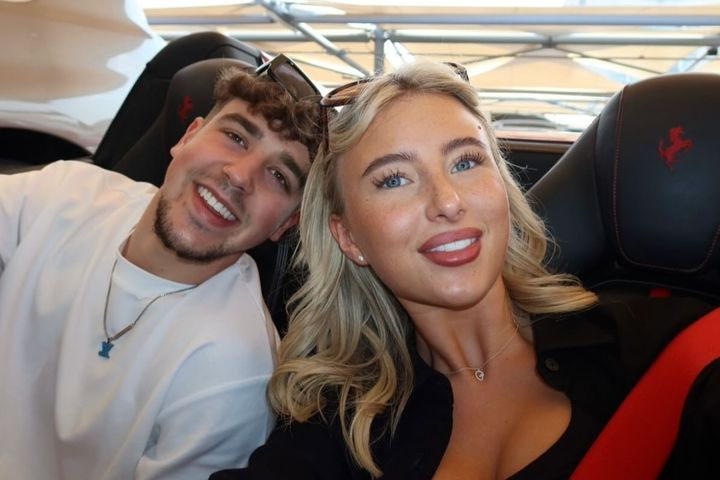 Απρόσμενος έρωτας σε αγγλική ομάδα: Παίκτης της Σέφιλντ Γιουνάιτεντ περιμένει παιδί με την κόρη του προπονητή του