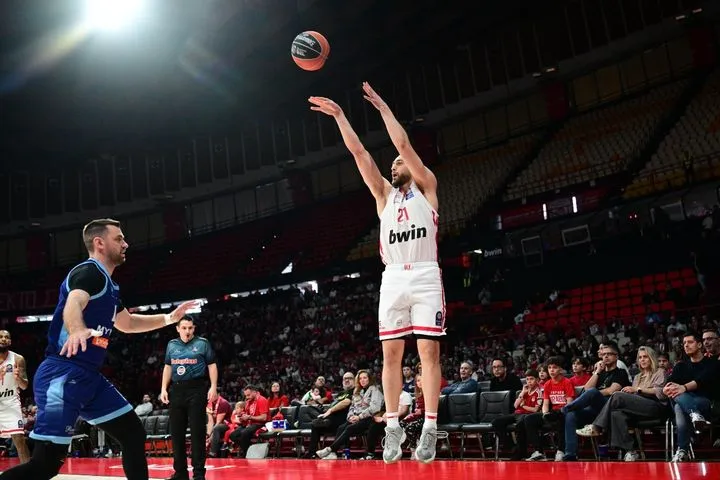 Ολυμπιακός – Μύκονος Betsson: Back-to-back τρίποντα του Νετζήπογλου και “έκρηξη” ενθουσιασμού στο ΣΕΦ