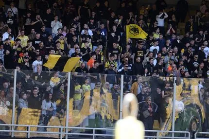 Ενωσίτικη στήριξη: Τα VIDEOS του SPORT24 από τους φιλάθλους της ΑΕΚ στην ανοιχτή προπόνηση πριν το ντέρμπι με τον ΠΑΟΚ