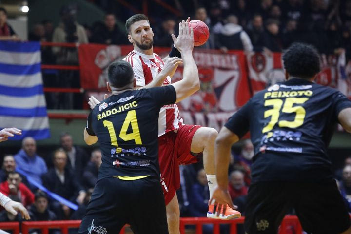 Handball Premier: Πότε θα γίνει ο πρώτος τελικός μεταξύ του Ολυμπιακού και της ΑΕΚ