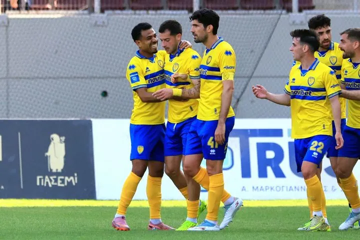 Με ασίστ Μπουχαλάκη και κεφαλιά Άλεξιτς ο Παναιτωλικός άνοιξε το σκορ στη Λάρισα