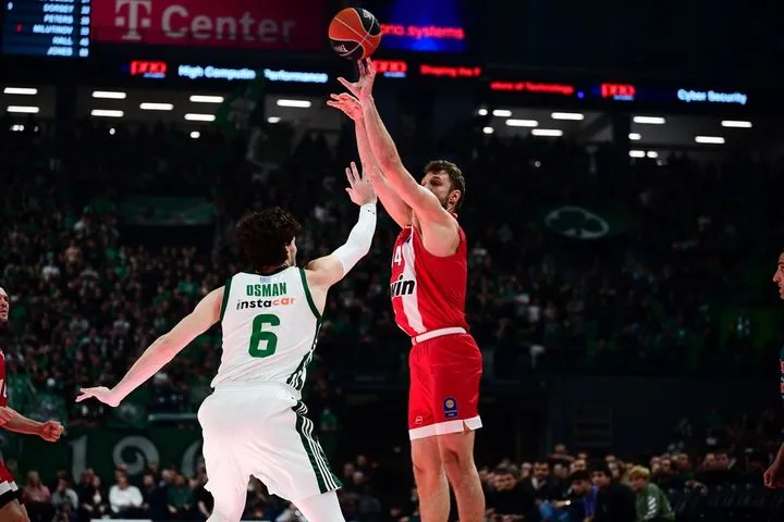 Euroleague: Φαβορί για την πρωτιά ο Ολυμπιακός με νίκη επί της Ρεάλ, σκληρή μάχη στο Μπαρτσελόνα – Παναθηναϊκός
