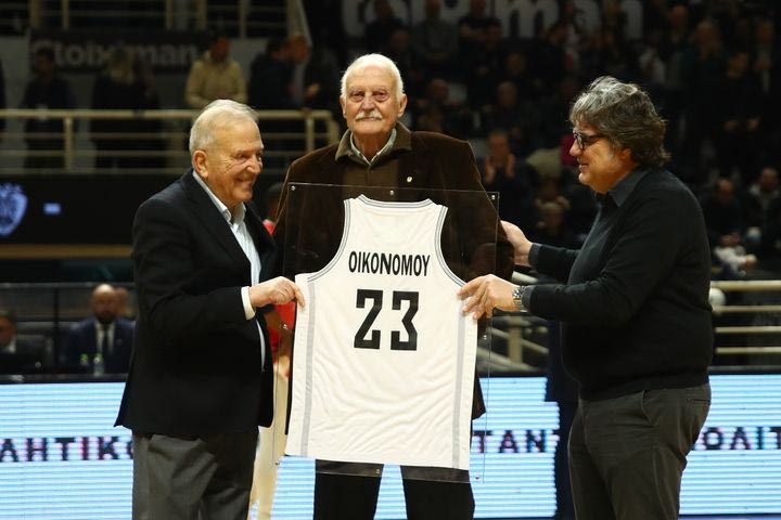 Τιμή στον Γιώργο Οικονόμου πριν το τζάμπολ του ΠΑΟΚ – Μούρθια